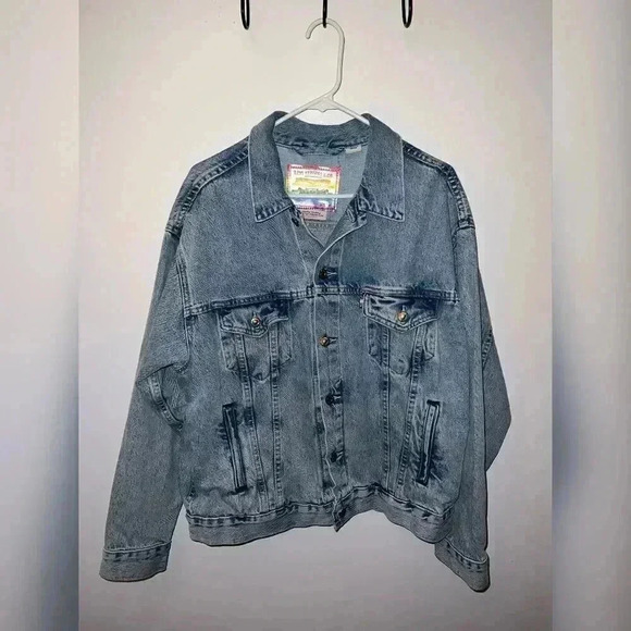 LEVI'S® PRIDE LIBERATION
TRUCKER JEAN JACKET - Picture 4 of 8